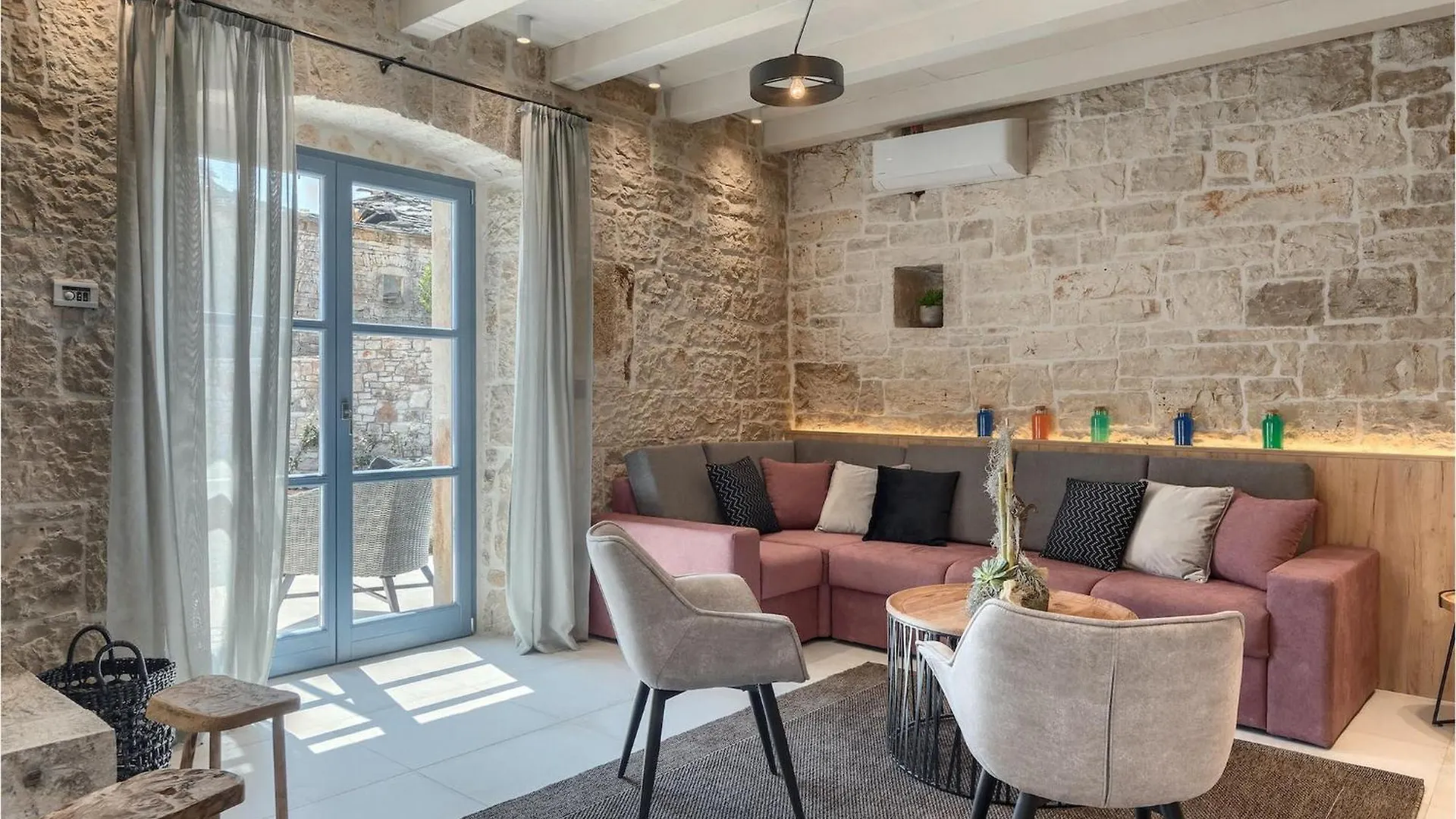 Ferienhaus Villa Pi Brecevici Kroatien