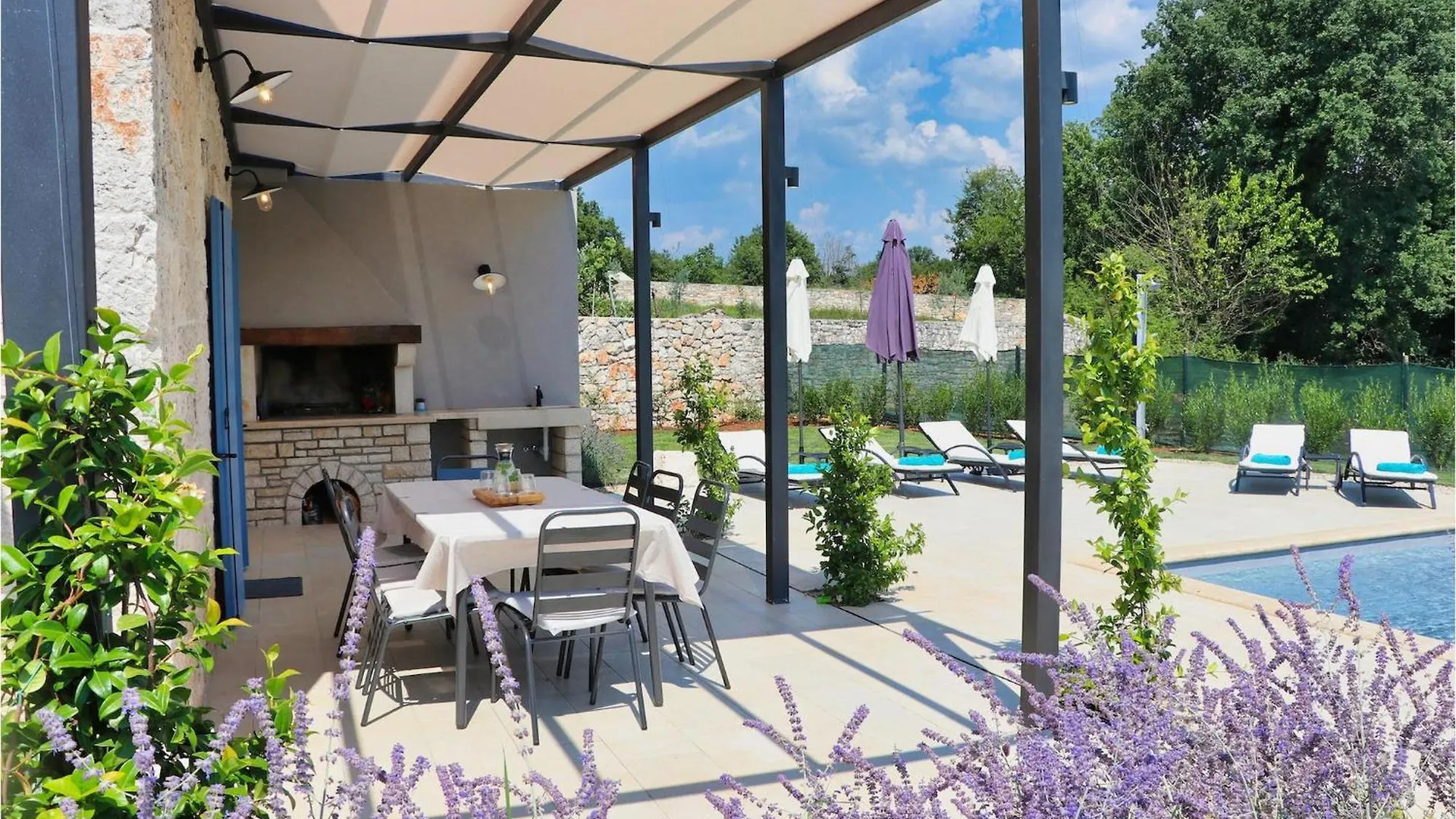 Villa Pi Brecevici Ferienhaus